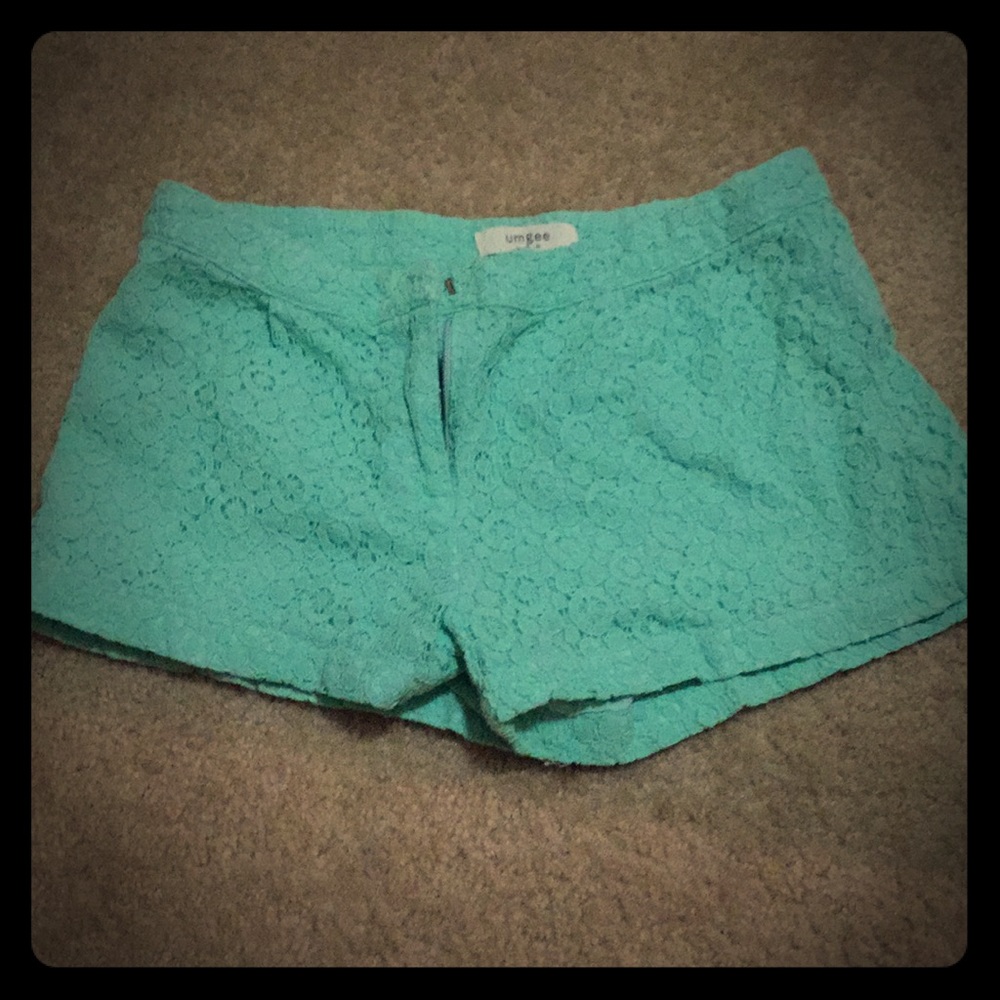 Umgee lace shorts sz l